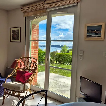 Nest With Beautiful Garden And Sea View Apartment Dinard