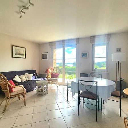 Nest With Beautiful Garden And Sea View Apartment Dinard