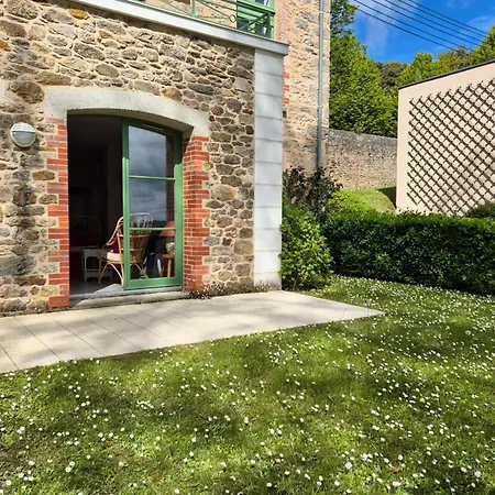 Apartment Nest With Beautiful Garden And Sea View Dinard